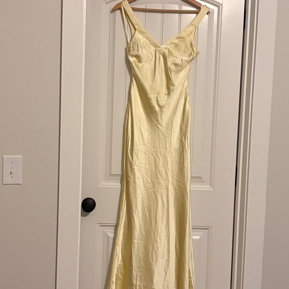 Yellow Gown - Picture 3 of 5